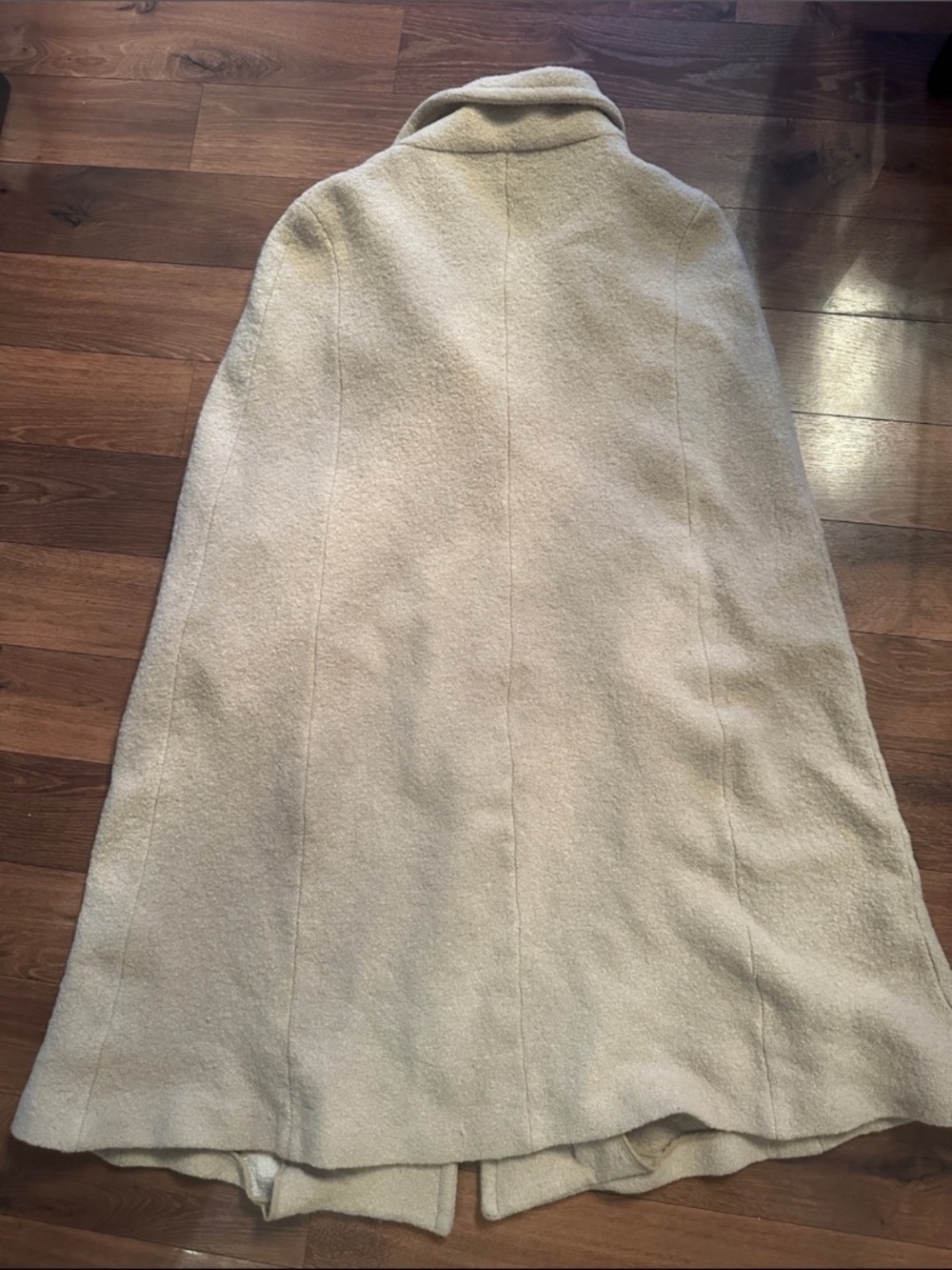 Zara Wool Cape. - Picture 5 of 5
